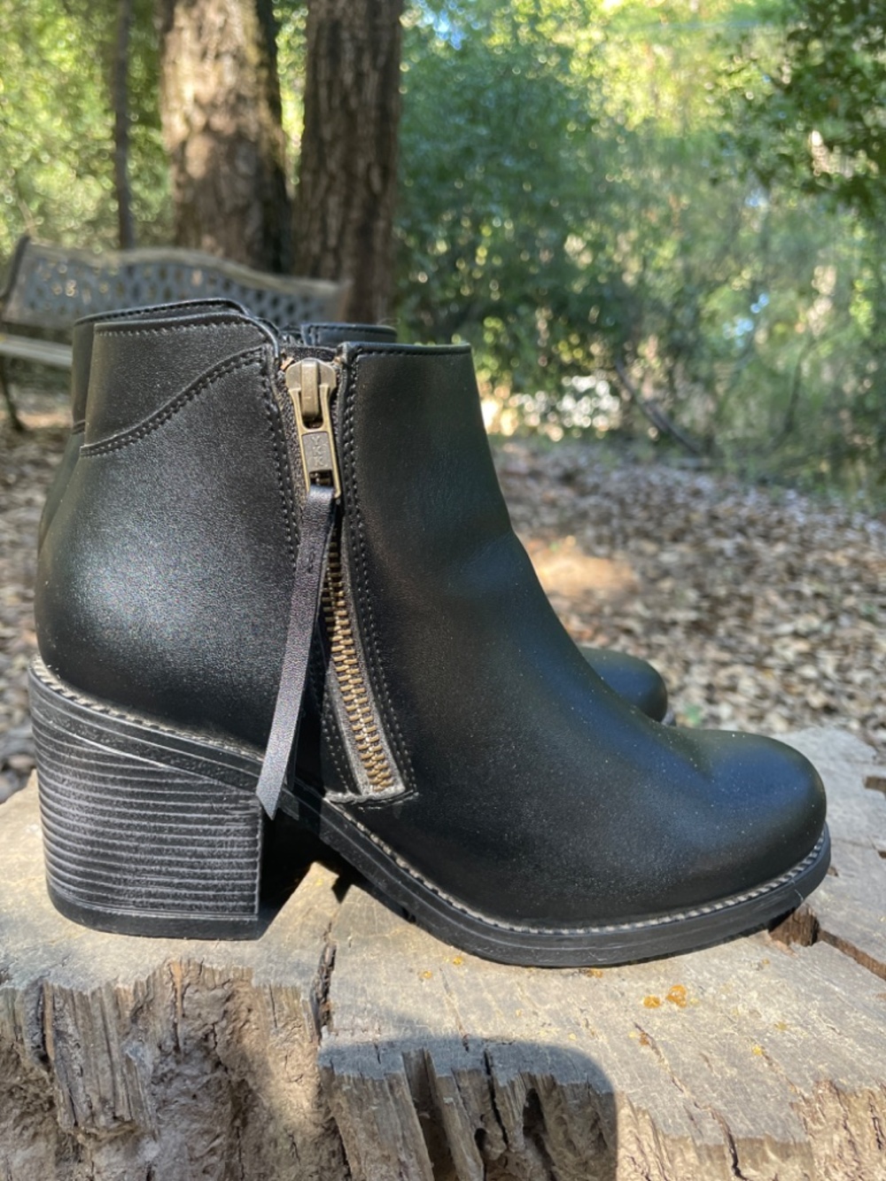 ANDREA NEW Black Faux Leather Block Heel Ankle Boots Side Zip Size 6 NWOB
